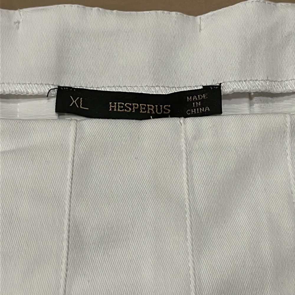 Pleated white mini skirt with no shorts underneath. - Picture 4 of 8